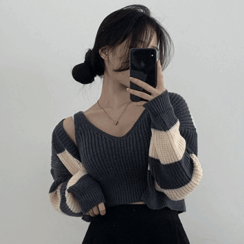 [1+1 Discount] Shiru Loose Fit Dagara Cropped Cardigan + V-neck Sleeveless Set (2 Colors) [New Winter / Styling for Short Girls / Cardigan Set / Knit Cardigan]