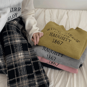 Deshu crop lettering round knitwear (5 colors) [short girl / winter knitwear / loose fit knitwear / Christmas knitwear]