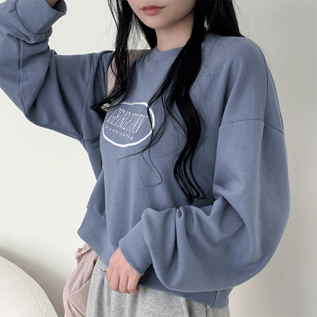 [1+1 Discount] Unji Loose Fit Embroidered Lettering Cropped Sweatshirt (3 Colors) [fw opening/casual look/long-sleeved shirt/cotton knitwear/layers]